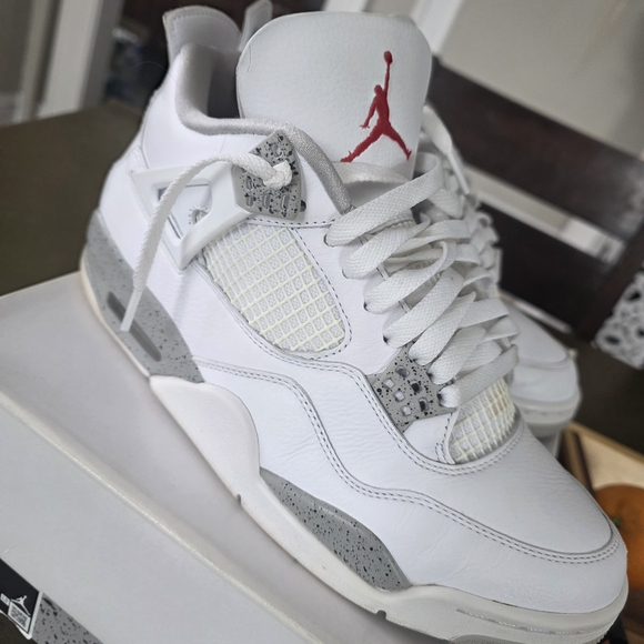 Jordan 4's White Oreo.                    White and Gray Men's Sneakers - Picture 6 of 8